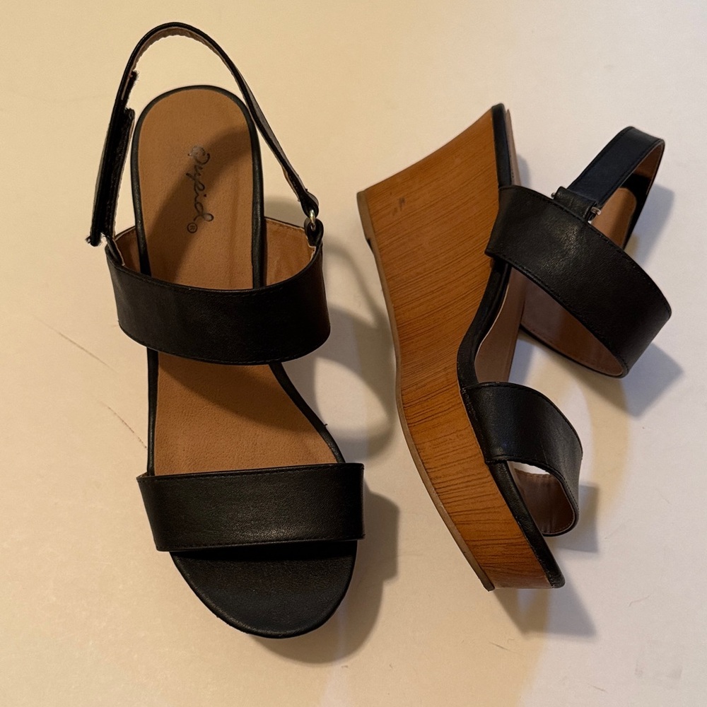 Qupid Black Wedge Sandals